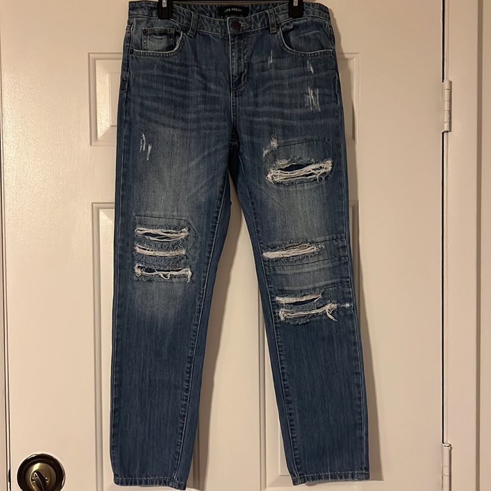 Gently Worn Women’s Joe Fresh Boyfriend Ripped Jeans